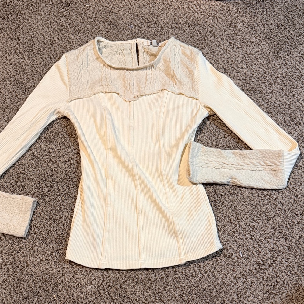 Gimmicks by BKE Cream Textured Women's Blouse